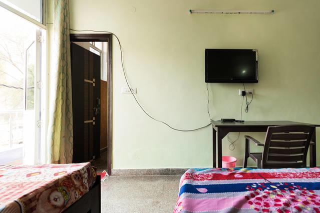 Bed & Breakfast Dwarka Residency